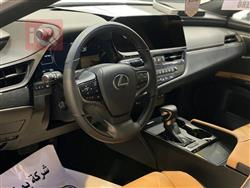 لێکزس ES